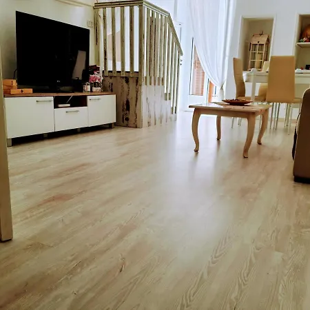 Dimora Di Alessia アパート